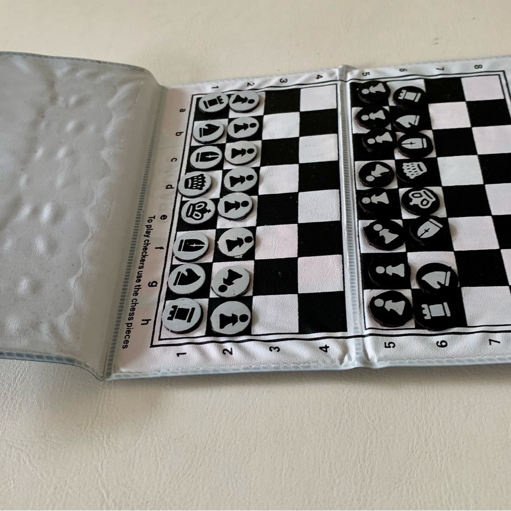 Vintage packable chess board - Picture 6 of 8
